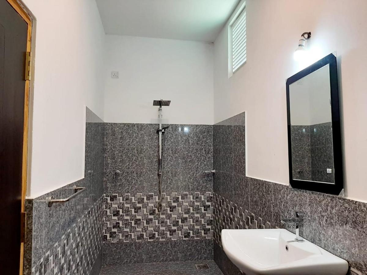 Hotel Krish Калкуда Екстериор снимка